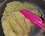 Foto langkah ke 2 dari resep Cheesy fries (stick kentang keju).