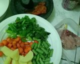Foto langkah ke 1 dari resep Sup Ayam Segar.