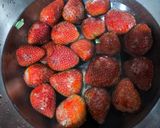 Foto langkah ke 2 dari resep Selai Strawberry.