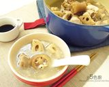 A picture of step 3 of Lotus Root and Pork Tail Soup.