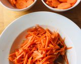 Hình bước làm 3 của món Salad cà rốt