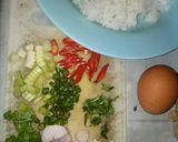 Foto langkah ke 1 dari resep Nasi Goreng Daun Jeruk.