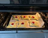 Hình bước làm 3 của món Bánh Ngàn Lớp Mứt Dâu Phô Mai (Strawberry Jam & Cream Cheese Danishes)