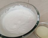 Foto langkah ke 2 dari resep Bolu Kukus Rainbow.