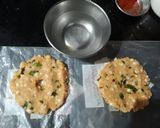 A picture of step 4 of Sabudana Thalipeeth.