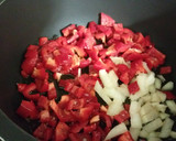 Foto del paso 5 de la receta: Asadillo de verduras con caqui y mix de pasta con pasas