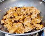 A picture of step 3 of Three Cup Chicken (三杯鳥).