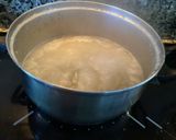 Foto del paso 1 de la receta: Tallarines de espinaca con salsa de patitas de cerdo