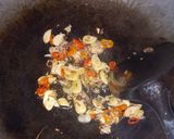 Foto langkah ke 4 dari resep Sarden kaleng pedas.