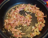 Foto del paso 2 de la receta: Habas con calamares bacon y huevo