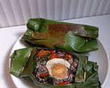 Foto langkah ke 5 dari resep Nasi Bakar Cumi Hitam Telur Asin.