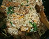 Foto langkah ke 5 dari resep Bihun Goreng Bakso Sayur.