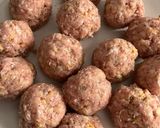 Foto del paso 1 de la receta: Albóndigas estilo griego con tomate y cebolla