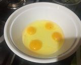 Foto langkah ke 3 dari resep Telor Dadar Crispy.