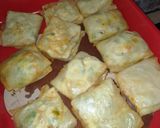 Foto langkah ke 5 dari resep Martabak telur mini.