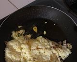 Foto langkah ke 1 dari resep Nasi Mentega Sarden.