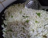 A picture of step 2 of Murmure namkeen.