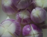 A picture of step 2 of Pickled onions.