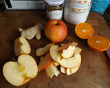 Foto del paso 1 de la receta: Manzanas caramelizadas al jengibre con rulos de chocolate