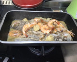 Foto del paso 3 de la receta: Pescado con camarones y callo de hacha