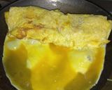 Foto langkah ke 3 dari resep Telur dadar gulung.