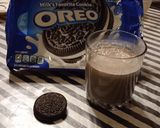 A picture of step 3 of Oreo Shake.