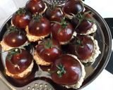Une image de l'étape 8 de Tomates prunes au brocciu corse et tapenade verte.