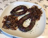 Une image de l'étape 9 de Chorizo noir au vin rouge et oignons caramélisés.