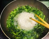 Hình bước làm 3 của món Mì rau cải 🥬- chả