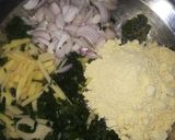 A picture of step 4 of Palak pakora and potato pakora.
