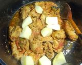 A picture of step 4 of Chicken yakhni pulao.