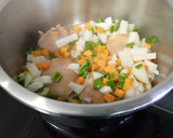 Foto del paso 3 de la receta: Gallina en olla express en su caldo