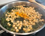 Foto del paso 8 de la receta: Garbanzos con rape y kale
