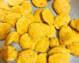 A picture of step 1 of Crispy masala puri.