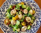 Hình bước làm 3 của món Salad Dưa Leo Cà Chua Bi và Phô Mai Tươi Mozzarella