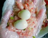 Hình bước làm 4 của món Xíu mại bọc trứng cút