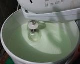 Foto langkah ke 2 dari resep Bolu nutrijell melon.