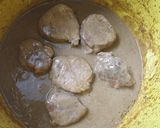 Foto del paso 4 de la receta Solomillo de cerdo en salsa de vino dulce