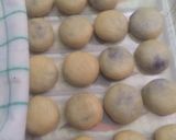 Foto langkah ke 5 dari resep Pia Isi Ubi Ungu (Panggang di Teflon).