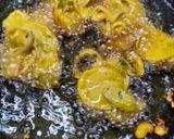 आलू प्याज़ के पकौड़े (aloo pyaz ke pakode recipe in Hindi) रेसिपी चरण 2 फोटो