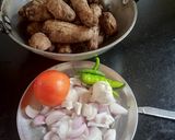 A picture of step 1 of Crispy Arbi ki Sabzi.