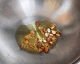 A picture of step 1 of Semiyan Payasam.