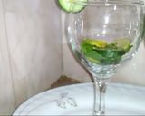 A picture of step 6 of Cucumber juice and refreshing water.