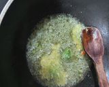 A picture of step 1 of Chicken with cabbage.