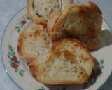Foto del paso 3 de la receta: Tostadas saborizadas (con pan que sobró) 🍞🌿