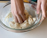 Foto del paso 3 de la receta: Pan relleno de crema pastelera (クリームパン) / Bollo japonés