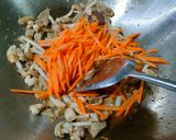 Foto langkah ke 2 dari resep #52. Mie Goreng Ultah.