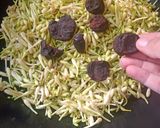 Foto langkah ke 2 dari resep Tumis Bunga Pepaya Tanpa Rasa Pahit.