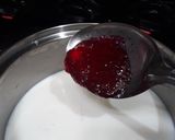 A picture of step 2 of Strawberry shake.