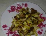 Foto langkah ke 5 dari resep Nasi goreng merah.